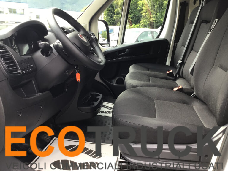Interni Fiat Ducato 33 furgone usato 2024